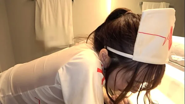 https://bit.ly/343lg2p 酔っぱらうとボディタッチが多くなっちゃうあざとい女の子 ピンク色の乳首がとても美しいしゃぶるとなかなか離そうとしない変態ワンコに中出し パート2